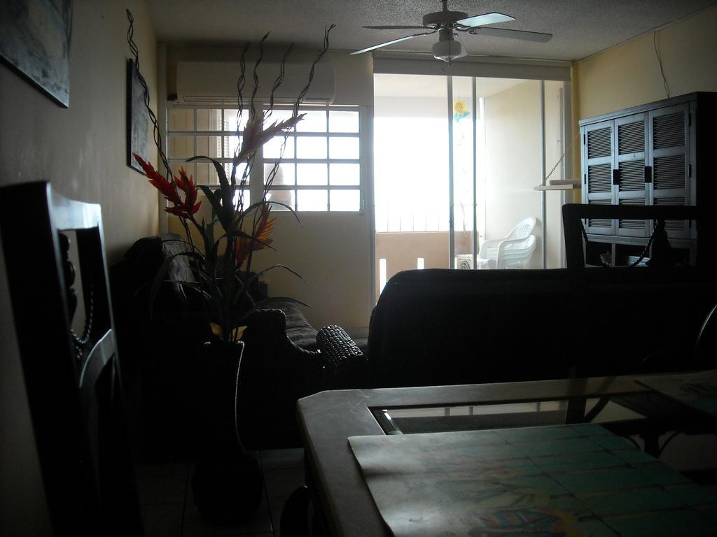 Ocean Front Apartment Luquillo Exterior photo