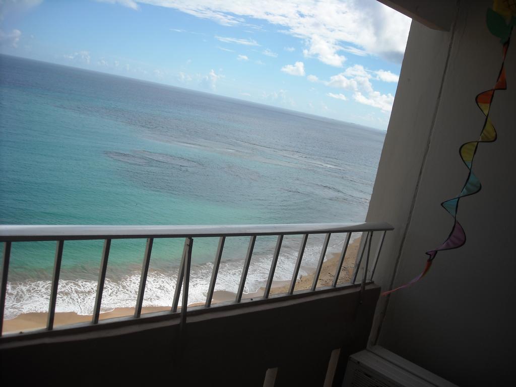 Ocean Front Apartment Luquillo Exterior photo